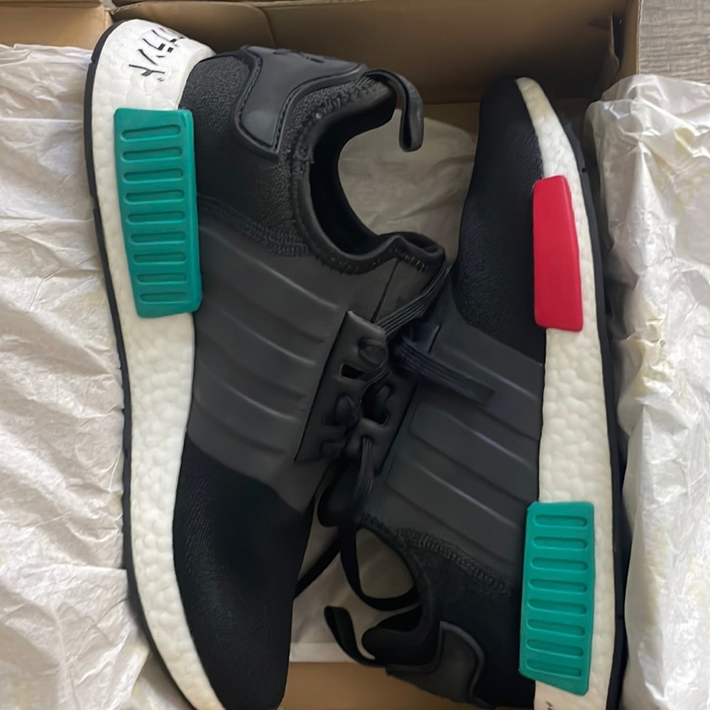 Adidas NMD R1 men sz-9